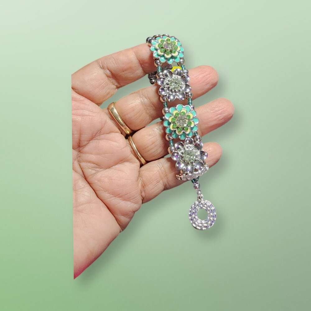 Flower Bracelet - Picture 6 of 7